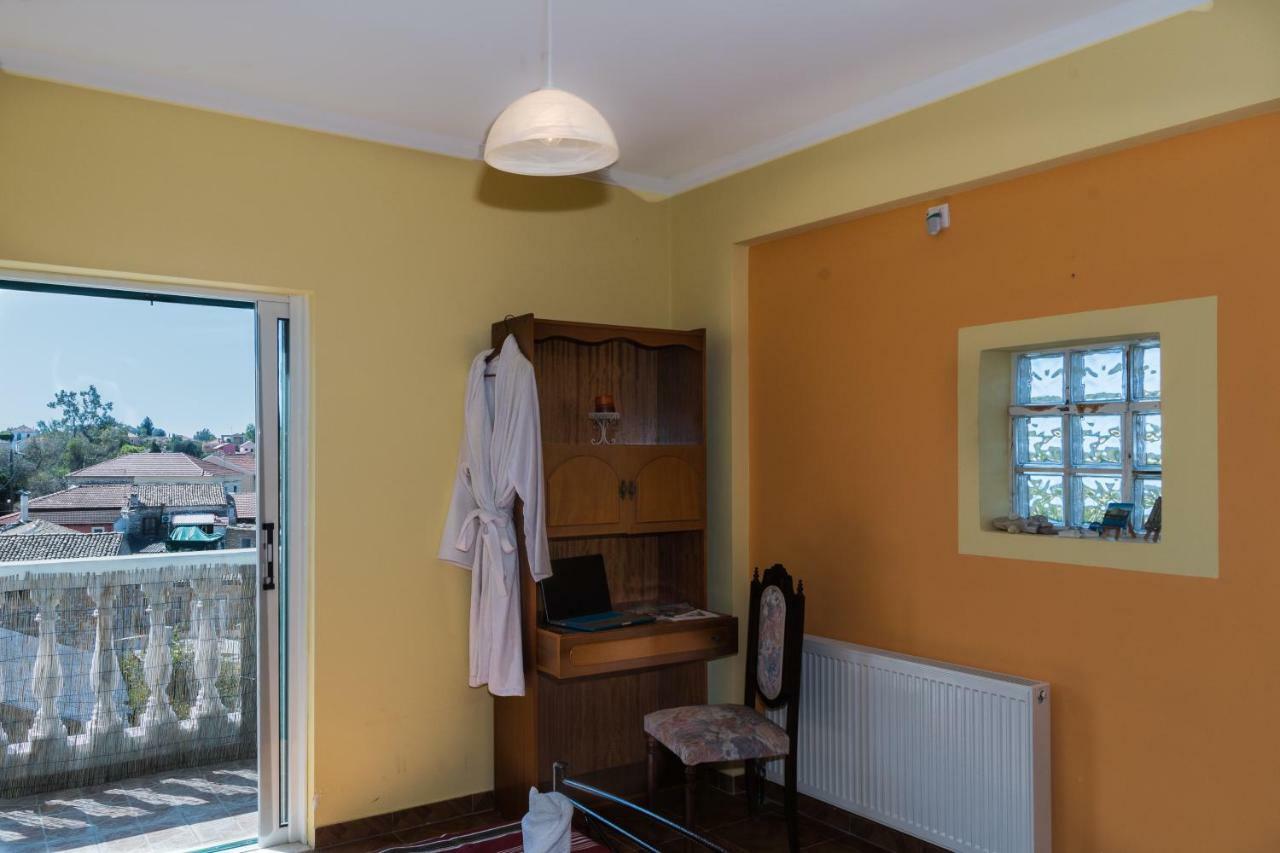 Modern Flat With Beautiful Views In South Of Corfu Lejlighed Lefkímmi Eksteriør billede